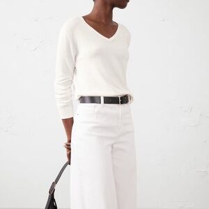 Banana Republic Factory Forever V-Neck Sweater Snow Day | Size M | Good